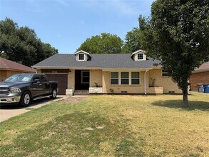 Building Photo - 7825 Dugan St