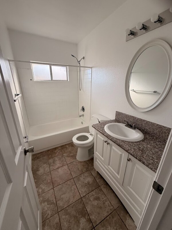 Foto del edificio - 44056 Date Ave