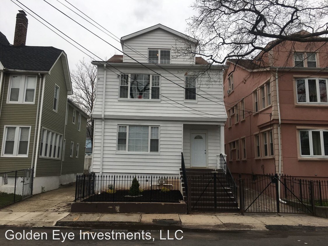 Primary Photo - 101 Grand Ave