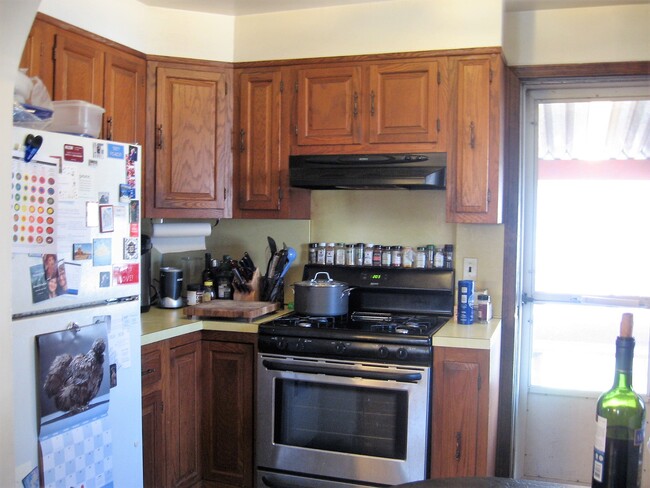 Kitchen with door to balcony - 10 Old Mamaroneck Rd