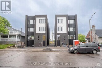 Building Photo - 360-360 Lacasse Ave