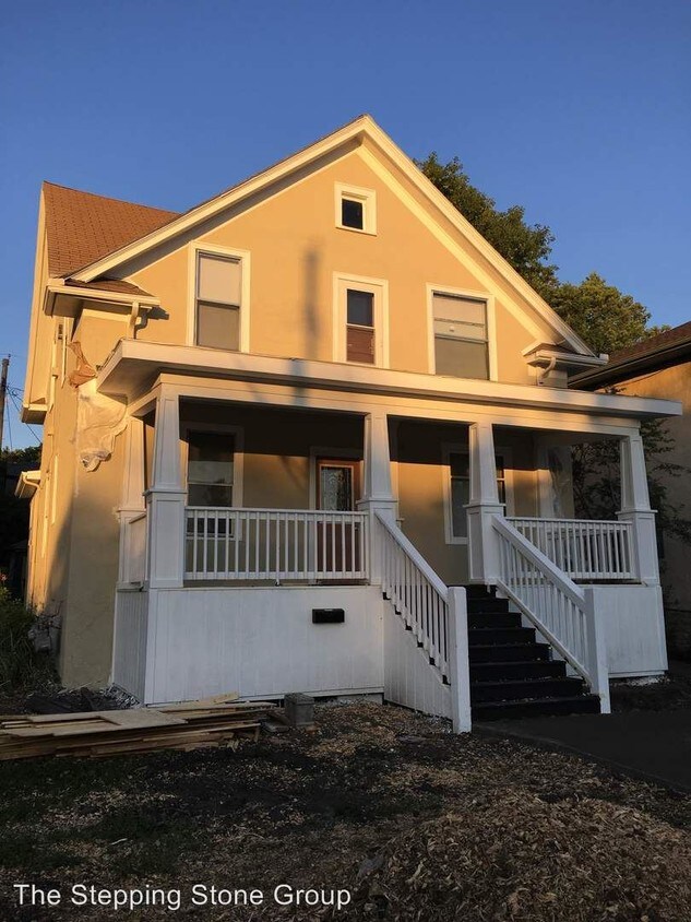 Primary Photo - 214 Morgan Ave N