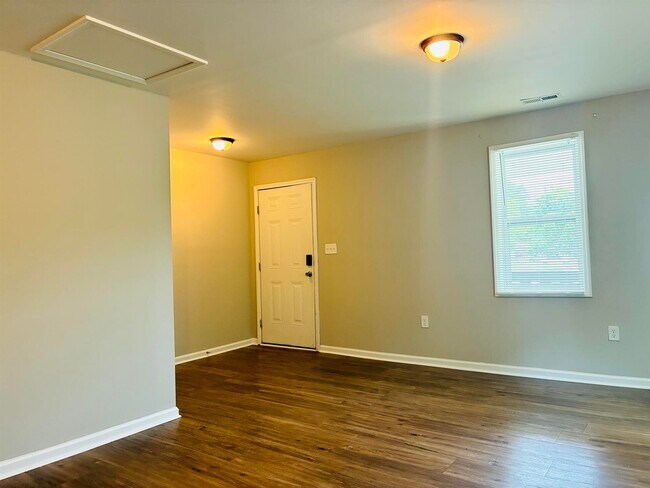 Building Photo - 407 Gardner St