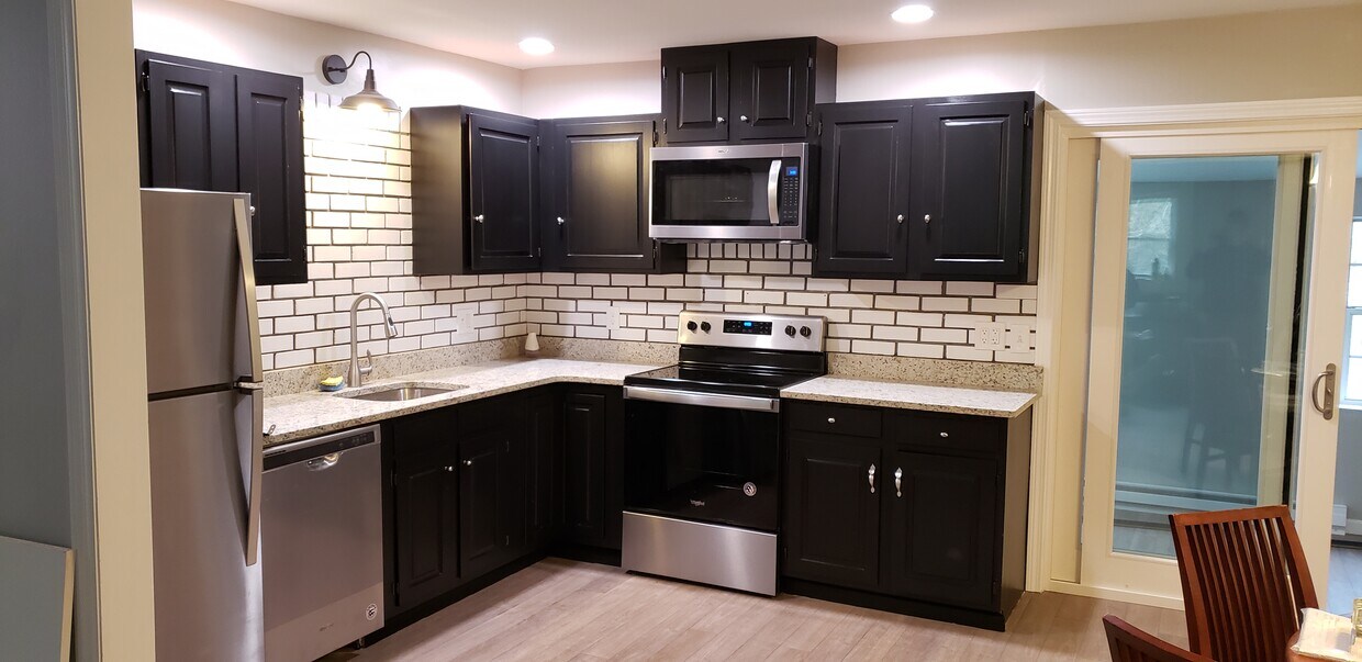Updated Kitchen - Stainless Steel - Granite counters - 284 Dimmick Rd