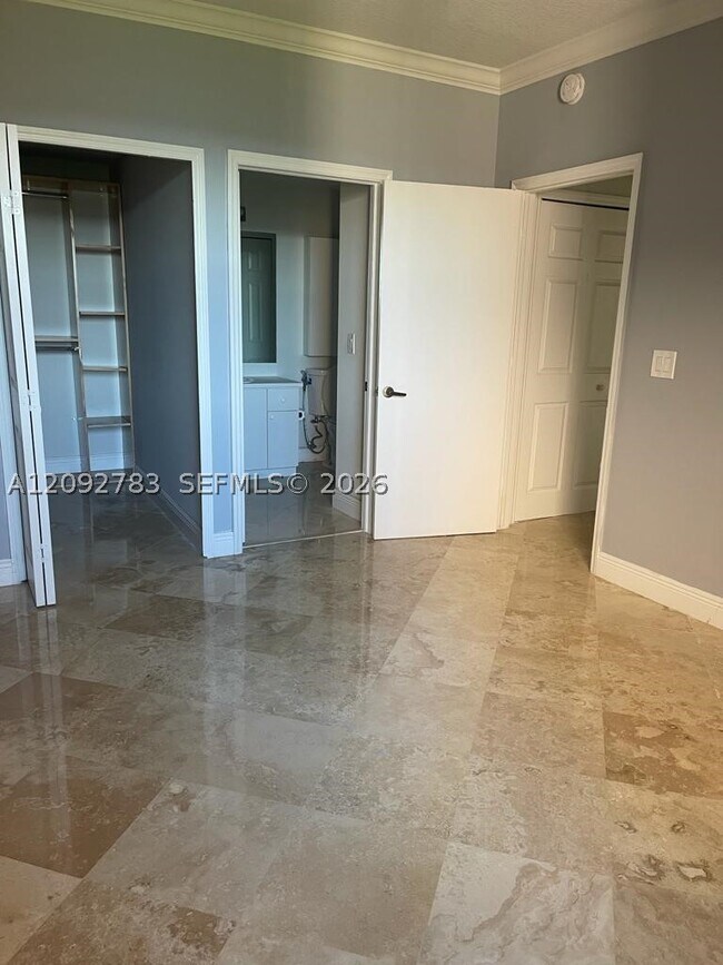 Foto del edificio - 6670 NW 114th Ave