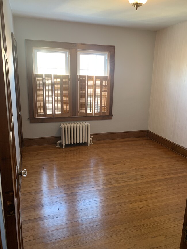 Main Bedroom - 9 Sutton Pl