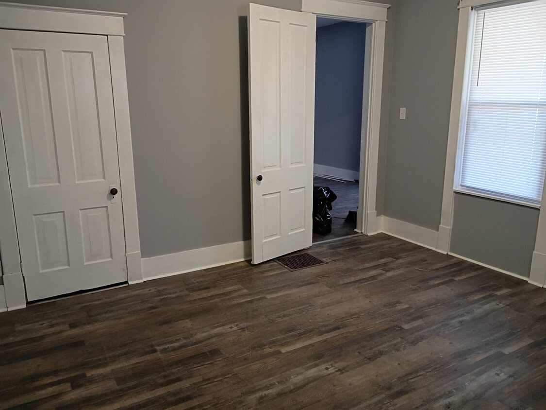 Foto del edificio - 2924 Schaal Ave