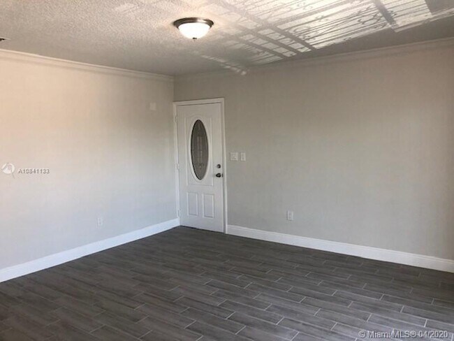 Foto del edificio - 48 NW 47th Ave