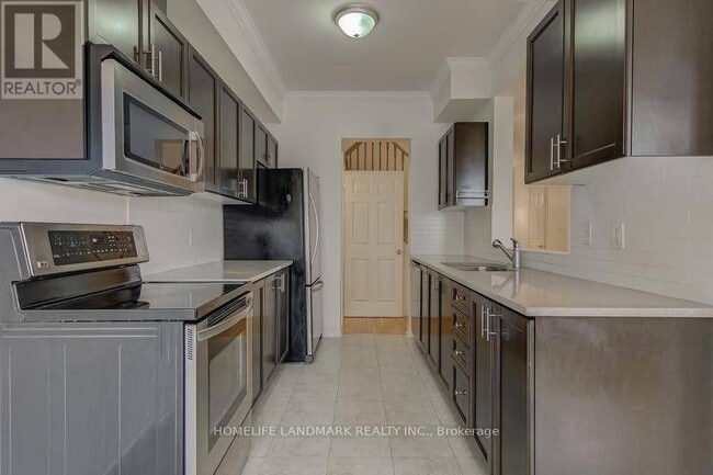 Building Photo - 92 Hawkes Dr