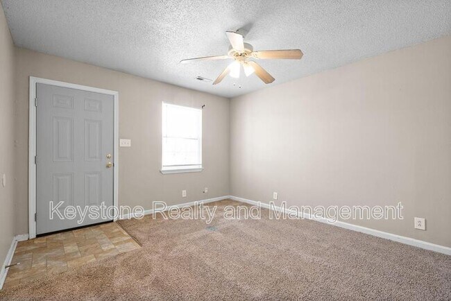 Building Photo - 1375-49 Thompsonville Ln