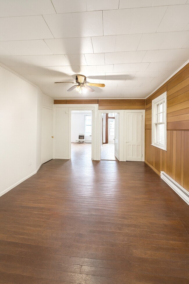 Building Photo - 496 3rd Ave