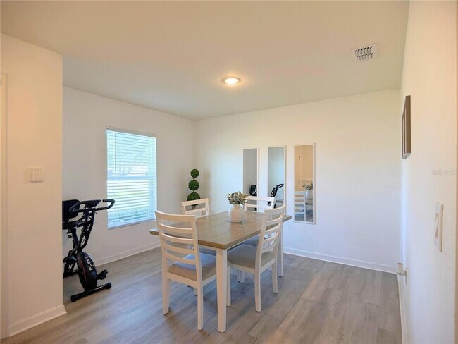 Foto del edificio - 4394 SW 170th Street Rd