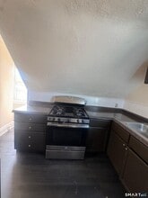 Building Photo - 133 Wordin Ave