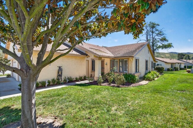 Building Photo - 2 Bedroom + 2 Bathroom Condo | Leisure Village 55+ Community | Camarillo | Unfurnished
