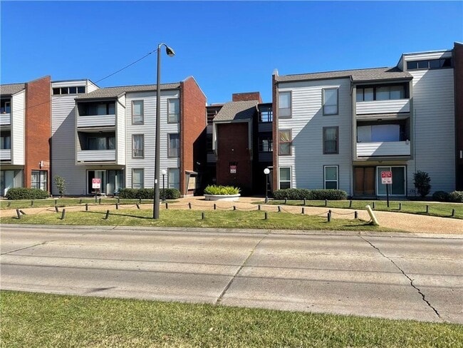 Photo - 1161 Lake Ave Apartment