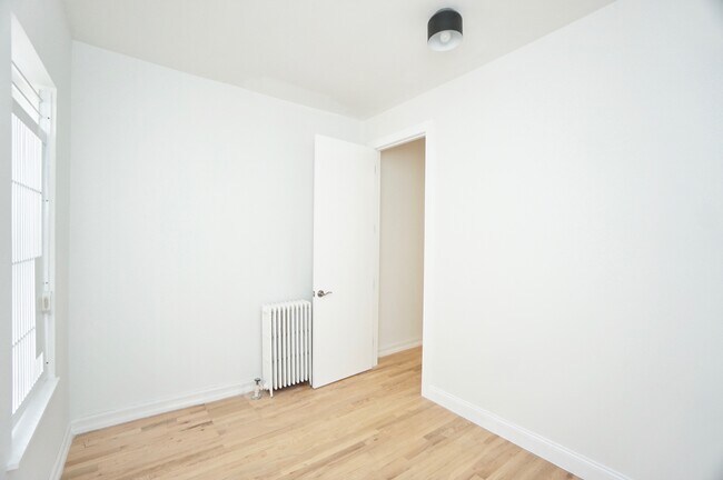 Foto del edificio - 3694 Broadway