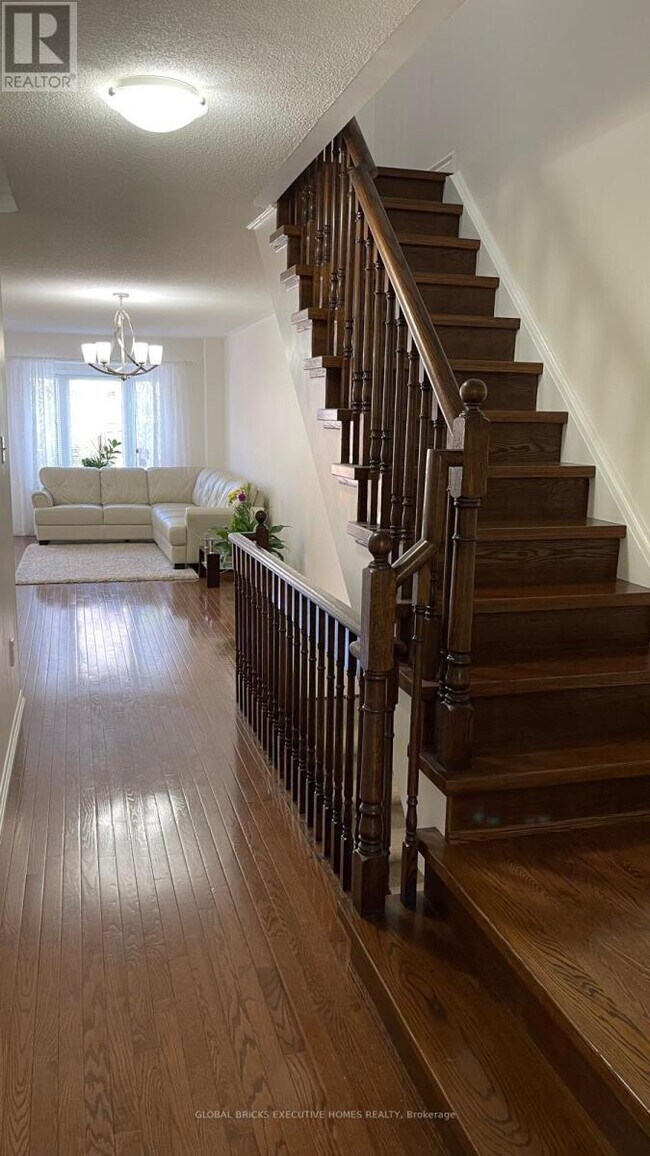 Building Photo - 5255 Palmetto Pl