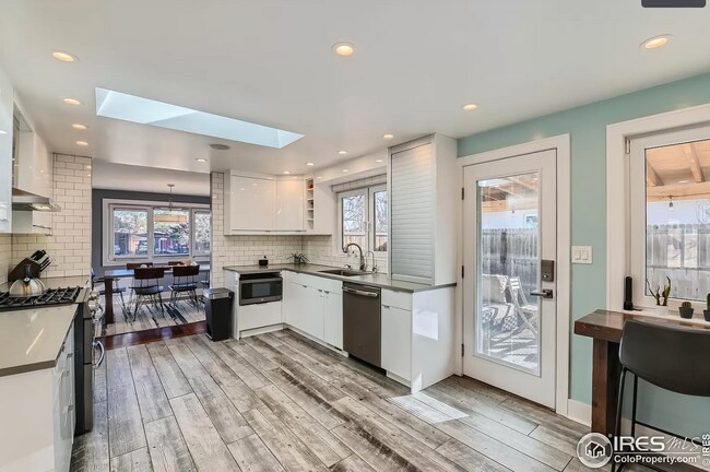 Building Photo - 4370 Comanche Dr