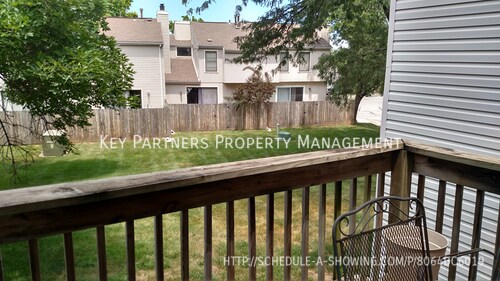 Foto del edificio - 8602 W 109th - Updated, spacious duplex fo...