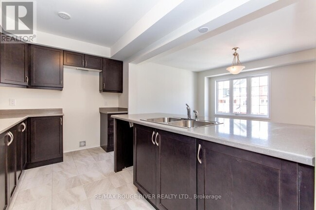 Building Photo - 1061 Clipper Ln
