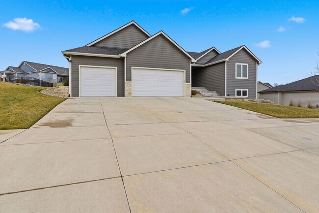 Foto del edificio - 8849 Moonbug Ln