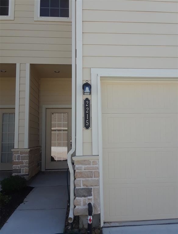 Foto del edificio - 2215 Bermuda Palms Dr