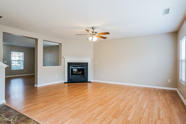 Foto del edificio - 107 Sleeper Car Ln