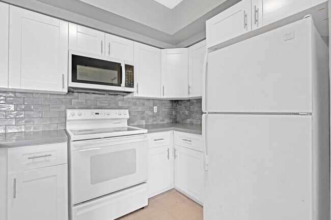 Photo - Modern Living in Miramar – 2 Bed/2 Bath Co... Apartment