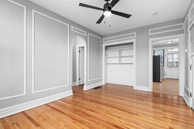 Foto del edificio - 6218 Northwood Ave