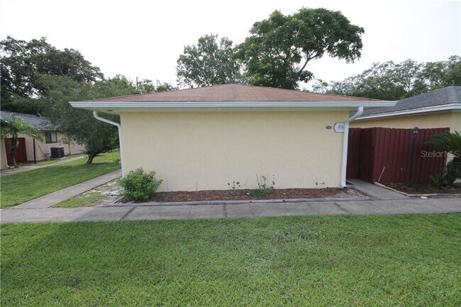 Building Photo - 416 San Gabriel St