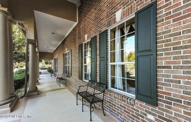Building Photo - 7800 Point Meadows Dr