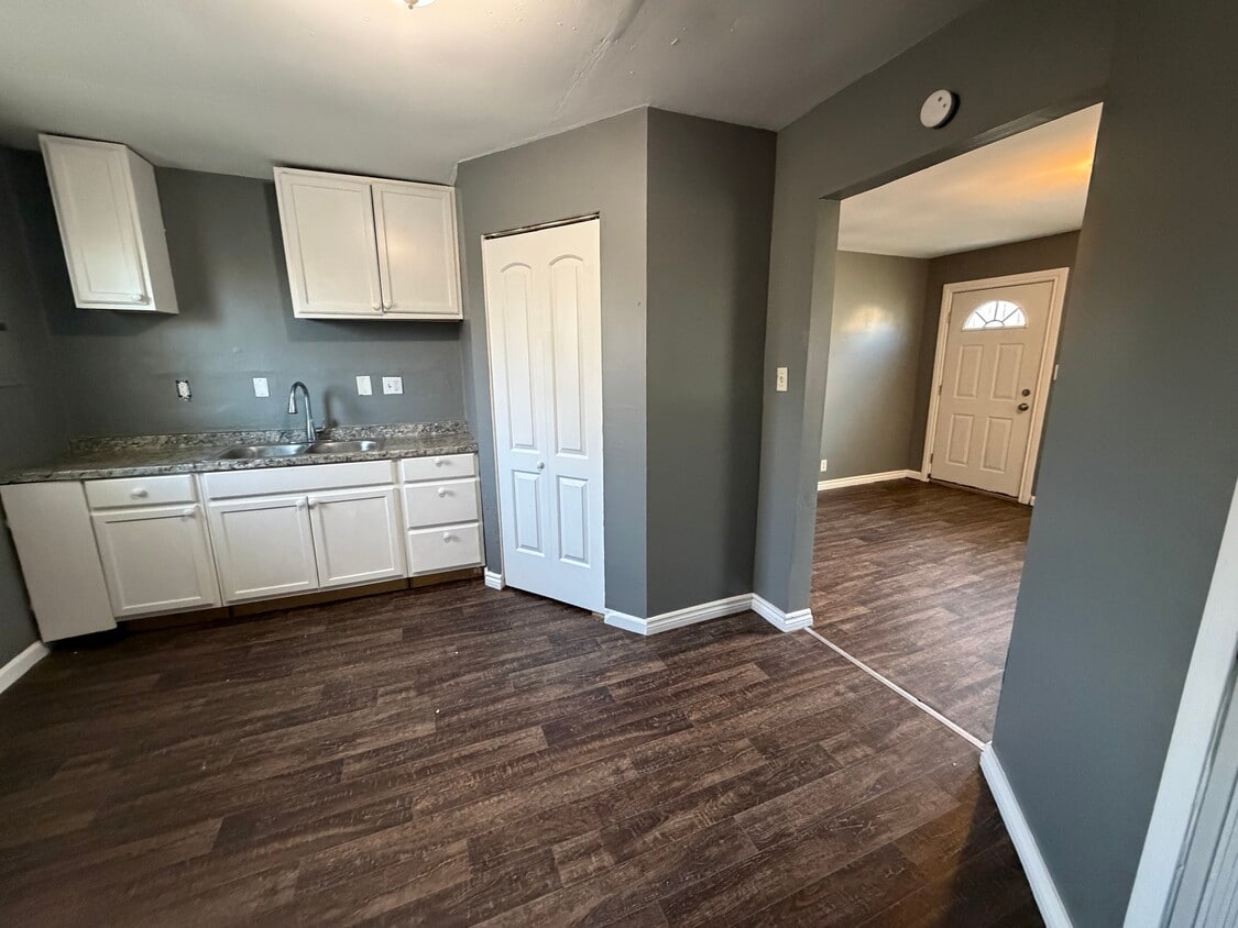 Photo - 26089 Lehigh