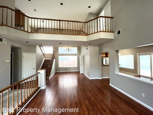 Foto del edificio - 4 br, 3 bath House - 5579 Ridgewood Drive