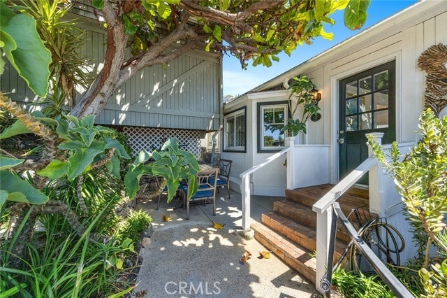 Building Photo - 2750 Solana Way