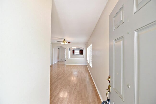 Building Photo - 2106 Charlotte Estates Dr