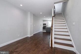 Building Photo - 1439 N Newkirk St