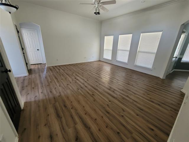 Foto del edificio - 205 Willow Creek Dr