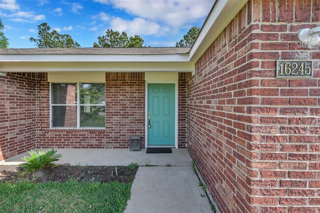 Foto del edificio - 16245 Sun View Ln