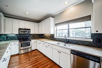 Building Photo - 17 Waugh Dr