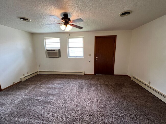 Building Photo - 824-824.5-8245 W 11th St