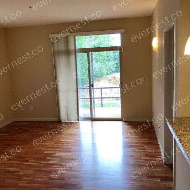 Foto del edificio - 2930 Bluff St