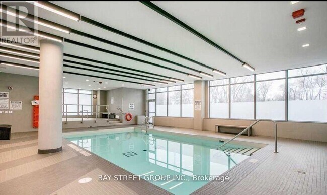 Photo du bâtiment - 50 Forest Manor Rd