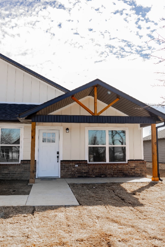 Building Photo - 1412 E Emelyn Ln