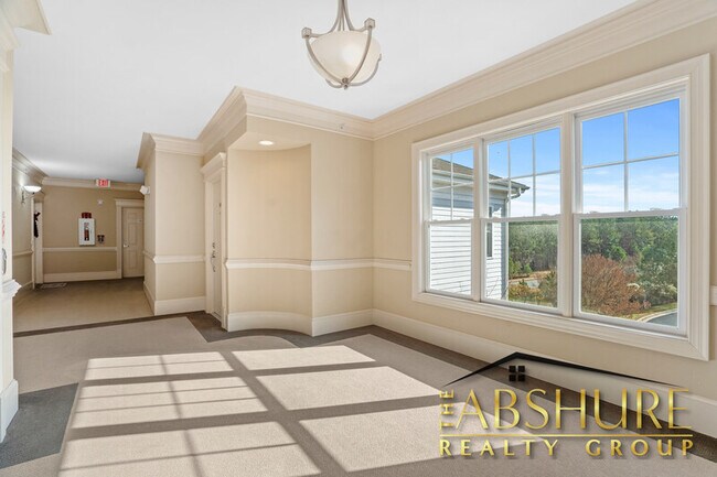 Foto del edificio - 1232 Waterford Lake Dr