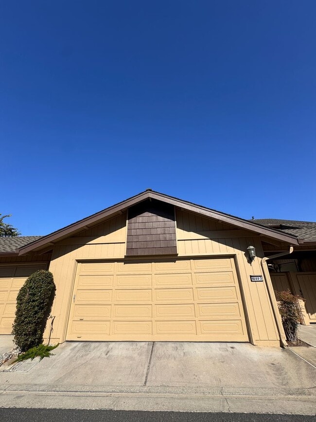 Building Photo - 1844 Cherokee Dr