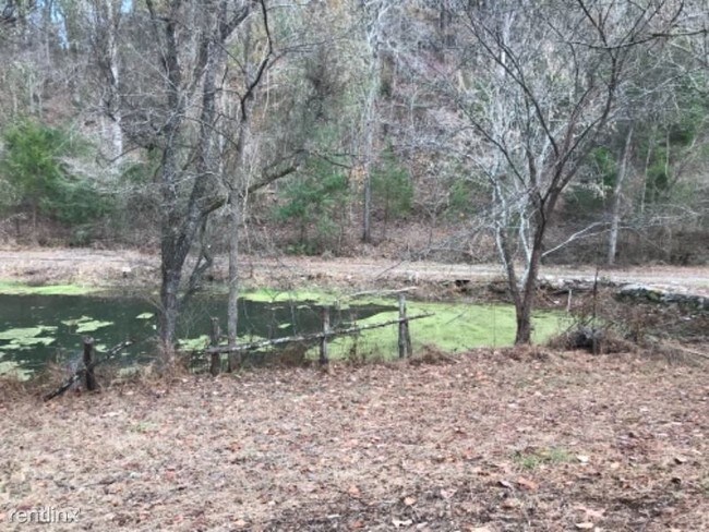 Building Photo - 3 br, 1 bath House - 170 Davis Rd