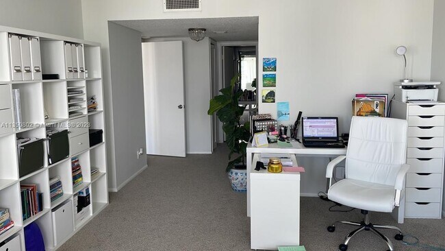 Building Photo - 4020 Galt Ocean Dr