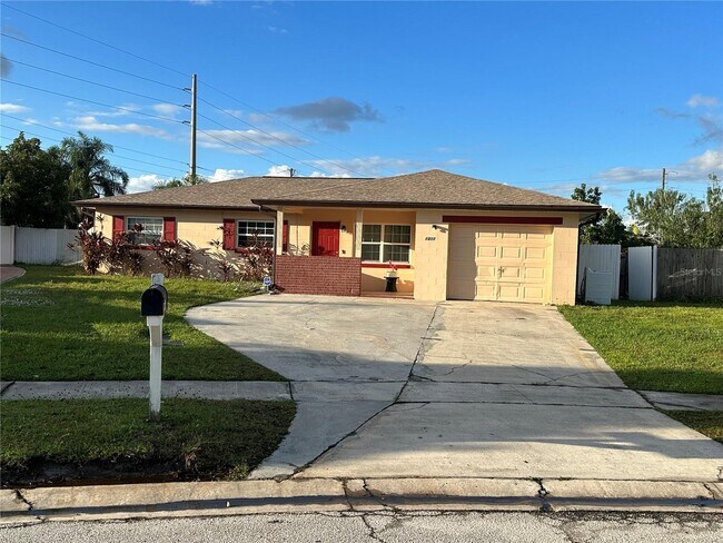 Building Photo - 1311 Meadowbrook St