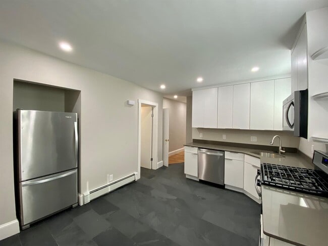 Building Photo - 25 Elmer St