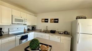 Photo - 2710 Club Cortile Cir Apartment